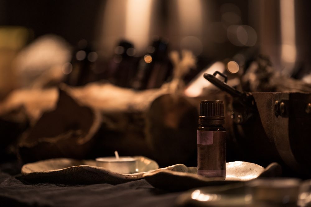 A Glimpse Inside a Session

When you arrive, I notice the little things first — how you carry your shoulders, where your eyes land, whether you take a deep breath or keep it tight.

We start by slowing things down. I follow your breathing at first, then let mine guide yours until it evens out without you trying.

The oil isn’t chosen from a shelf at random — I pick it because it suits how you feel that day. If you’re drained, I go for something steadying. If you’re restless, something that grounds you.

There’s no “routine” to get through. I respond to what I find — the muscles that won’t let go yet, the moments where you suddenly exhale deeper.

When it’s over, I give you time to sit, stretch, and come back to yourself before stepping outside again. No rush, no small talk you don’t want. Just a quieter version of you leaving than the one who walked in.

